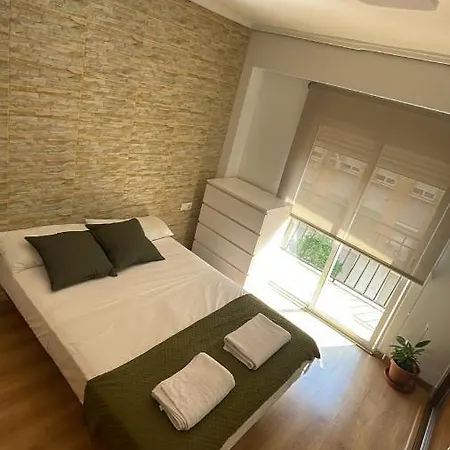 Habitacion Con Balcon En Piso Compartido Homestay