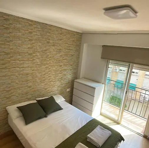 Privatunterkunft Habitacion Con Balcon En Piso Compartido